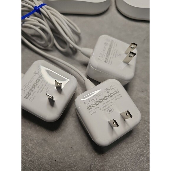 Eero Pro 2nd Gen B010001 Mesh Wi-Fi System (3-pack) Tested Working - Picture 4 of 5